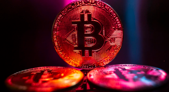 比特币一度突破81000美元，ETF资金流入助推加密货币反弹加速