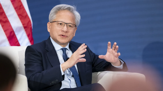 英伟达创纪录回购：CEO黄仁勋眼中，这只芯片巨头股票已经便宜到难以抗拒